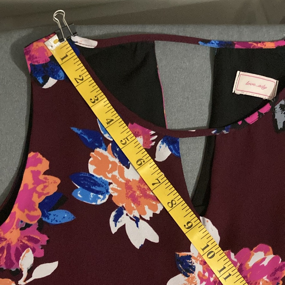 Love….ady floral swing style sleeveless dress size large full black lining - Picture 12 of 12